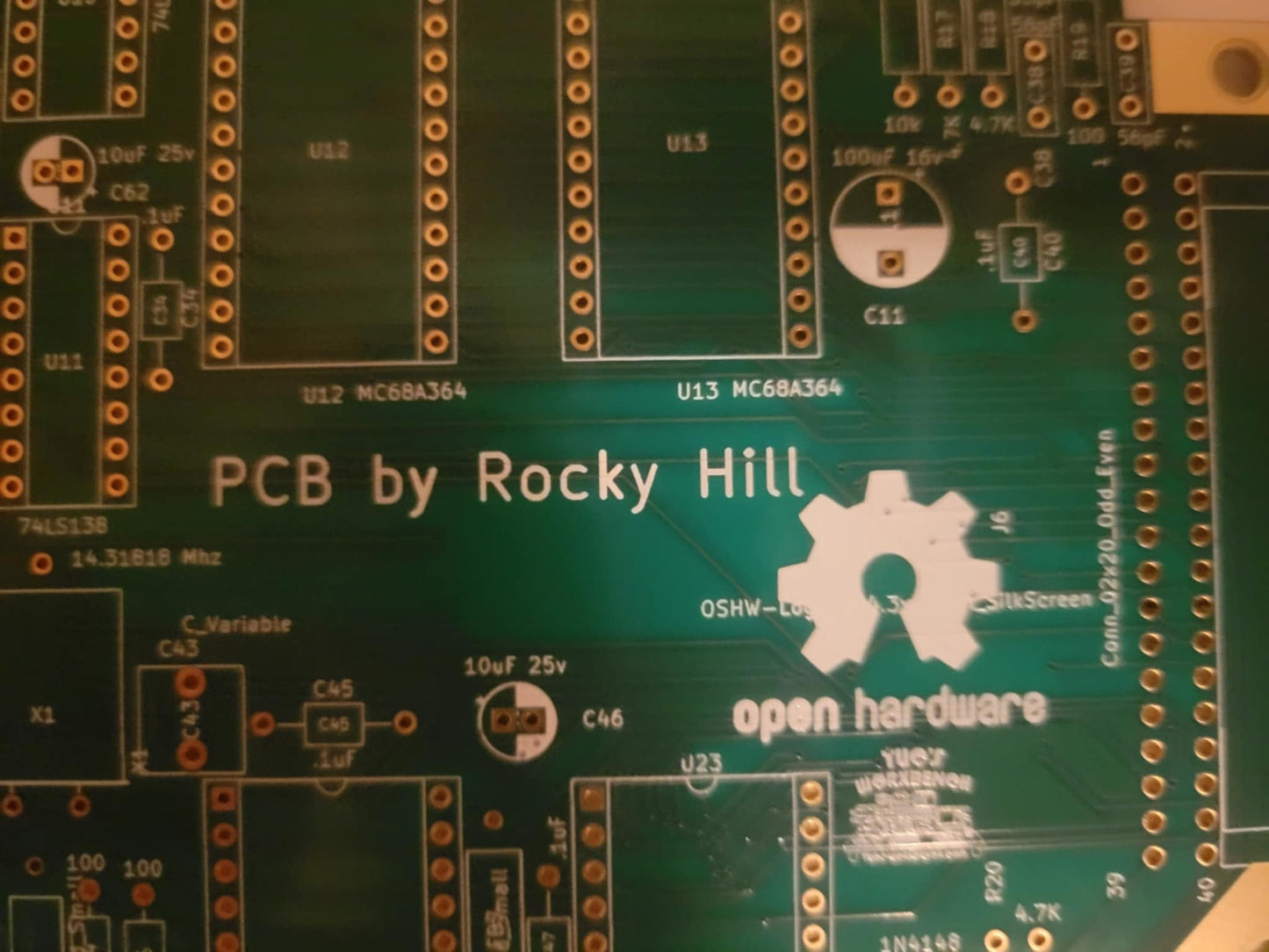 TRS-80 Color Computer 2 [26-3026 / 26-3027] Bare Motherboard