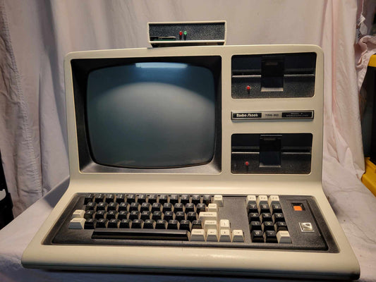 TRS-80 Model 4 - M4FH