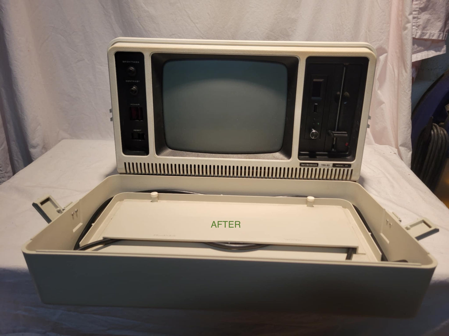 COMPLETELY REFURBISHED TRS-80 Model 4P - BAWA